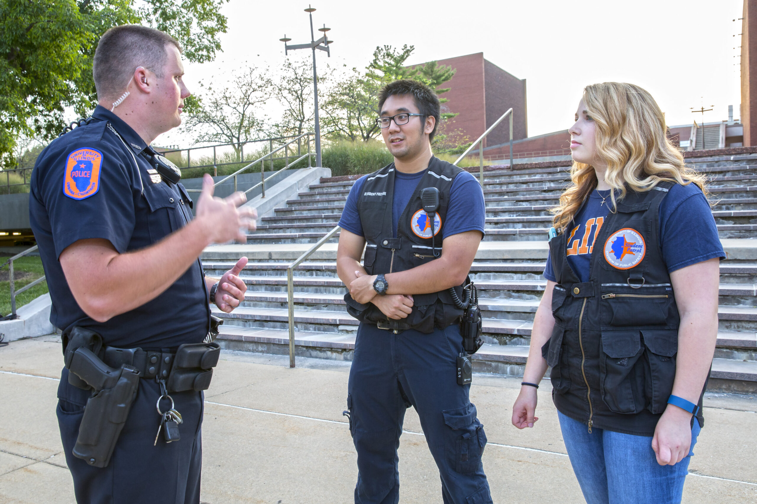 Get Familiar with Campus Safety on the Illinois App